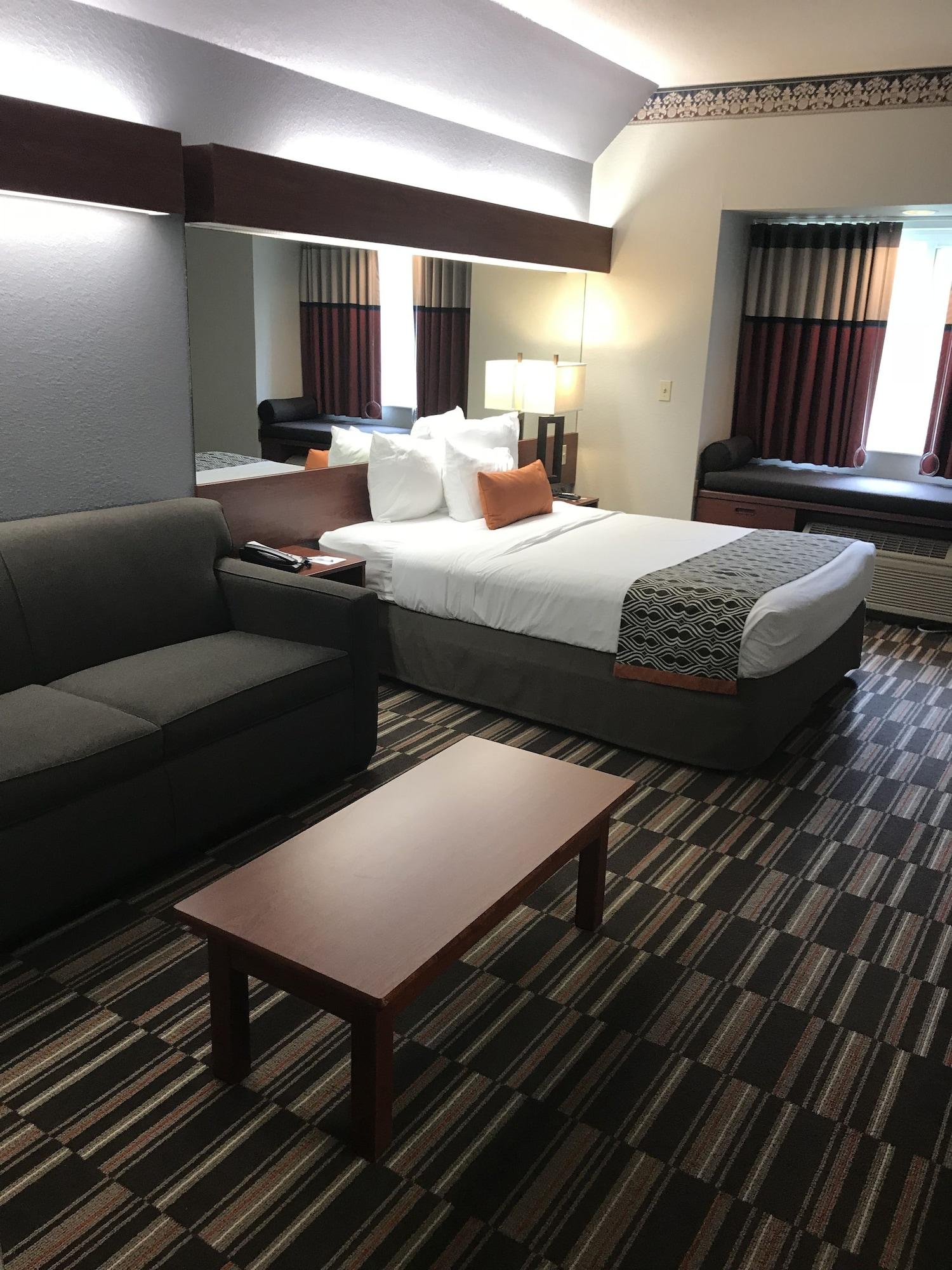 Microtel Inn & Suites Urbandale Екстериор снимка