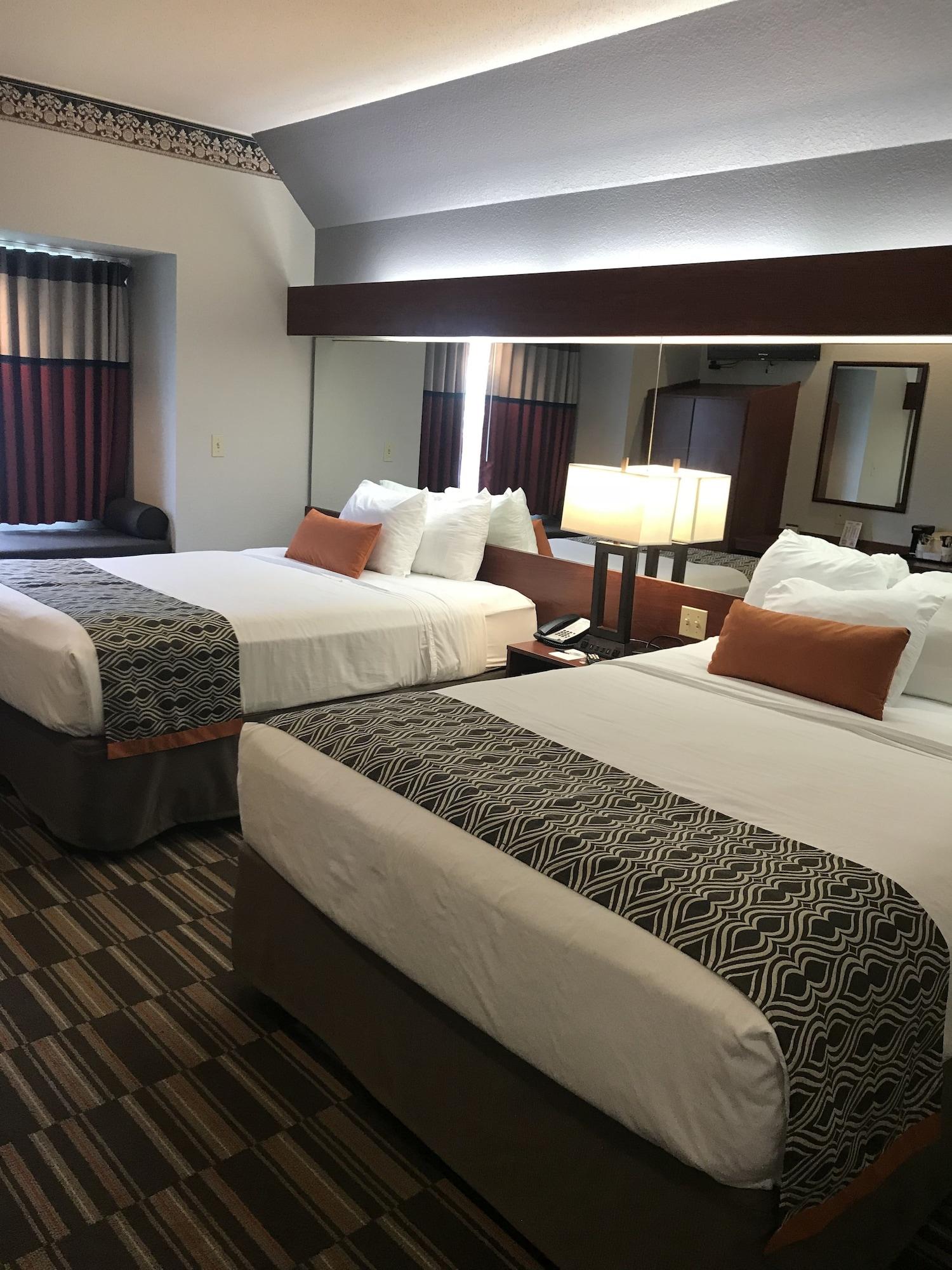 Microtel Inn & Suites Urbandale Екстериор снимка