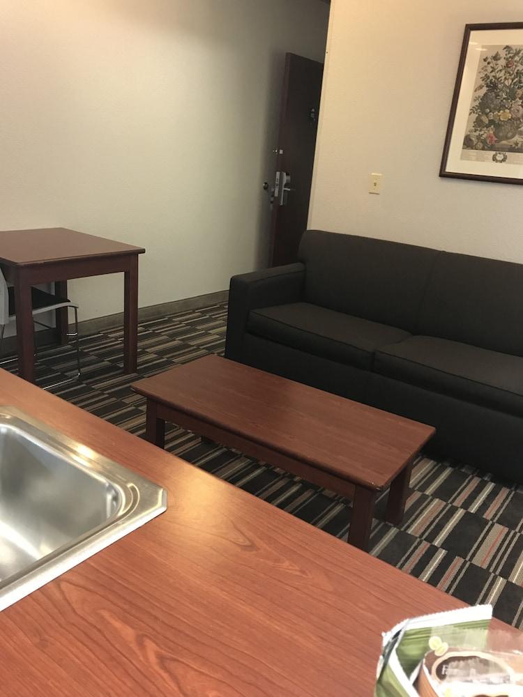 Microtel Inn & Suites Urbandale Екстериор снимка