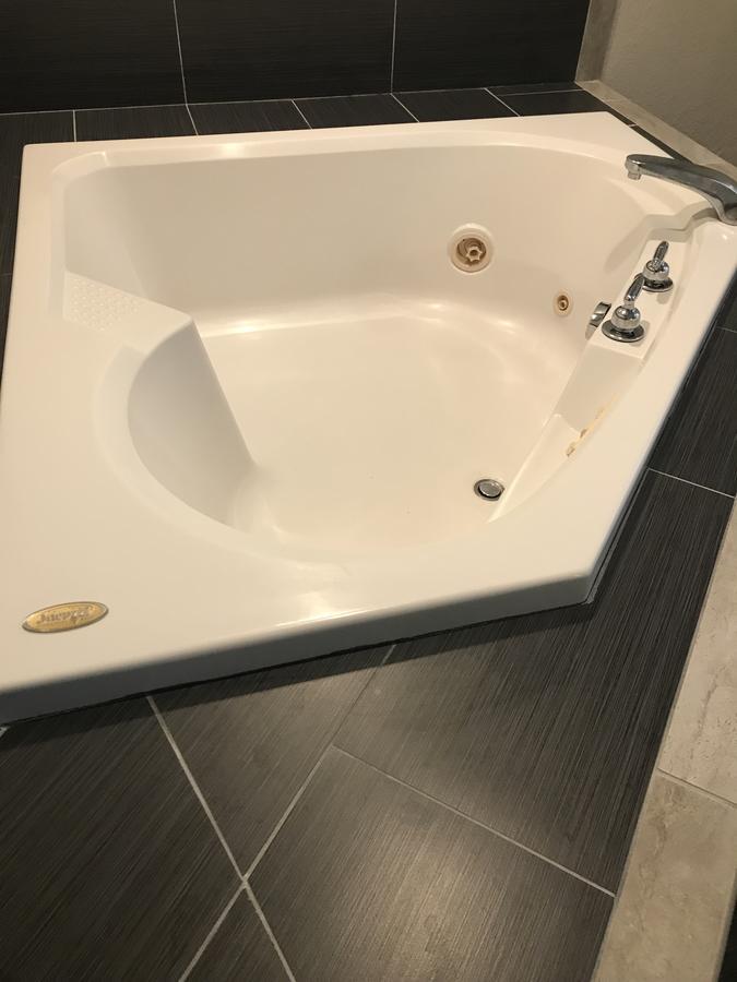 Microtel Inn & Suites Urbandale Екстериор снимка